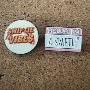 Taylor Swift 90s Retro Swiftie Pin and “i’m a Swiftie” name tag pin